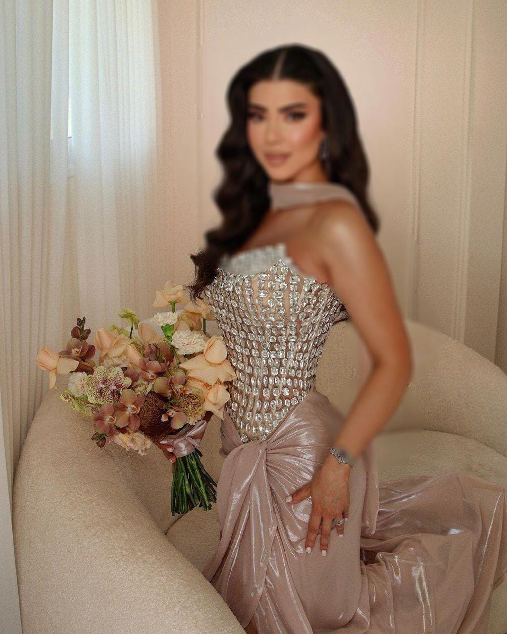 فستان سهرة ناعم باللون الكشمير أروع فساتين الرياض