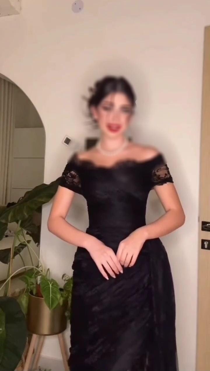 فستان سهرة طويل باللون الأسود أرقي فساتين السعودية