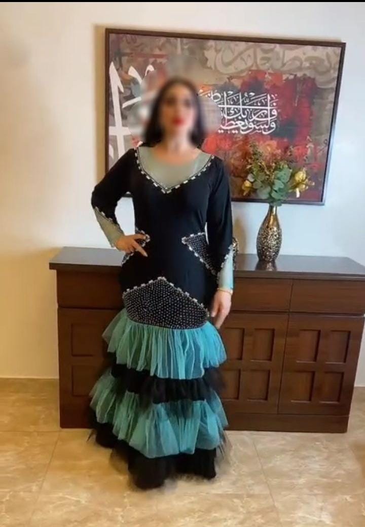 فستان سهرة ناعم باللون الأسود أرقي فساتين السعودية