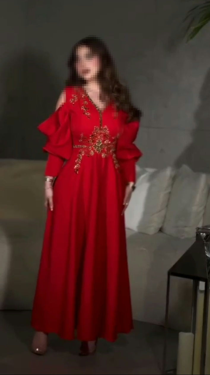 فستان سهرة مميز باللون الأحمر اجمل فساتين الرياض